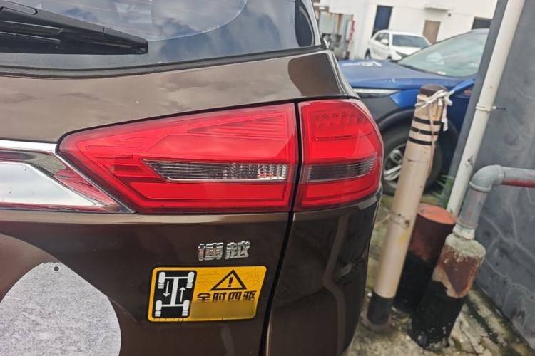Used Geely Auto Emgrand X7 Sport 2016 1.8TD Automatic All-Wheel-Drive ZhiZun Edition Right Rear Taillight
