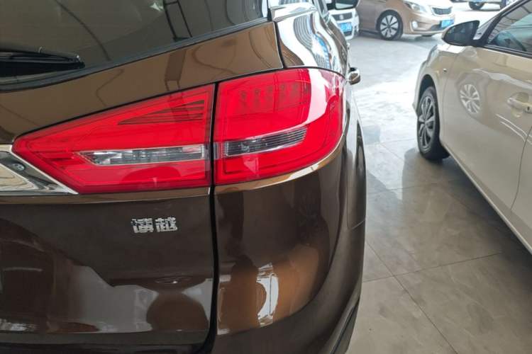 Used Geely Auto Emgrand X7 Sport 2016 2.0L Manual ZhiShang Version Right Rear Taillight