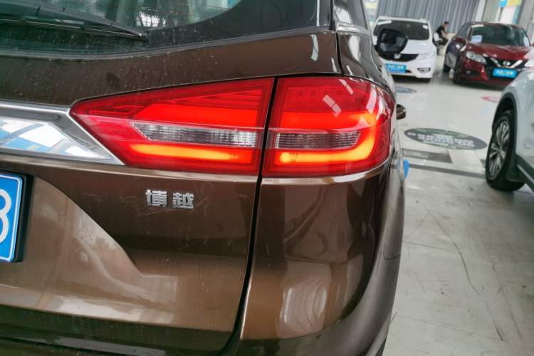 Used Geely Auto Emgrand X7 Sport 2016 1.8TD Automatic Smart Model Right Rear Taillight