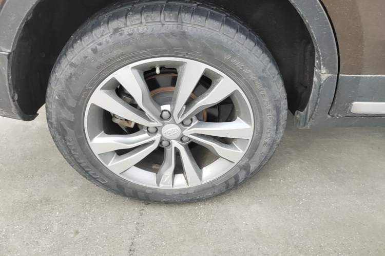 Used Geely Auto Emgrand X7 Sport 2016 1.8TD Automatic All-Wheel-Drive ZhiZun Edition Right Rear Wheel Hub