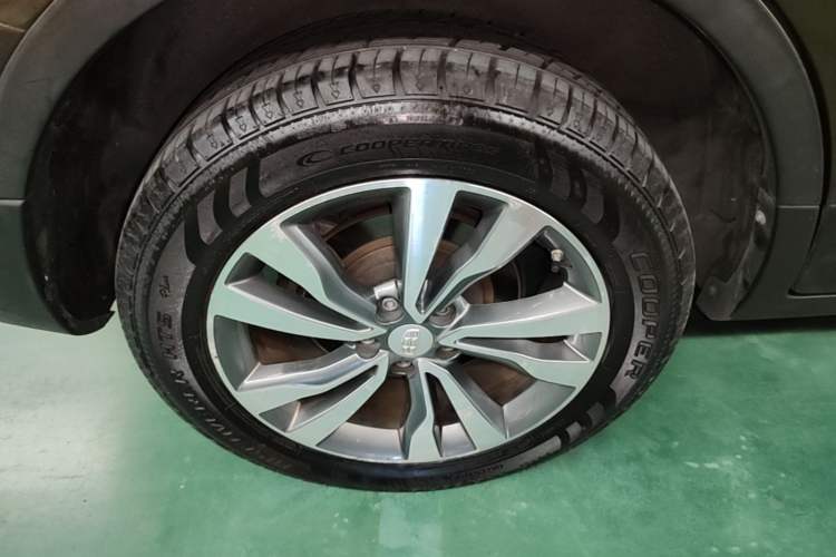 Used Geely Auto Emgrand X7 Sport 2016 1.8TD Automatic ZhiZun Version Right Rear Wheel Hub