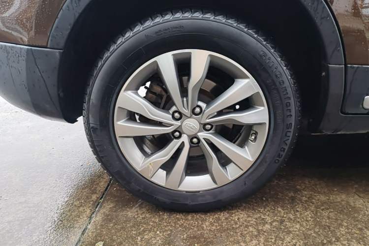 Used Geely Auto Emgrand X7 Sport 2016 1.8TD Automatic Smart Model Right Rear Wheel Hub