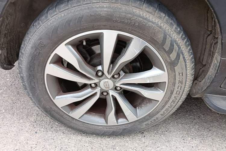 Used Geely Auto Emgrand X7 Sport 2016 1.8TD Automatic ZhiZun Version Right Rear Wheel Hub