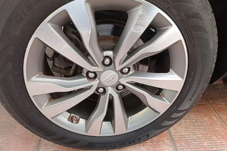 Used Geely Auto Emgrand X7 Sport 2016 1.8TD Automatic ZhiZun Version Right Rear Wheel Hub