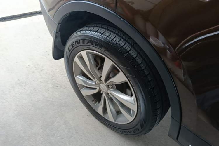 Used Geely Auto Emgrand X7 Sport 2016 1.8TD Automatic All-Wheel-Drive ZhiZun Edition Right Rear Wheel Hub
