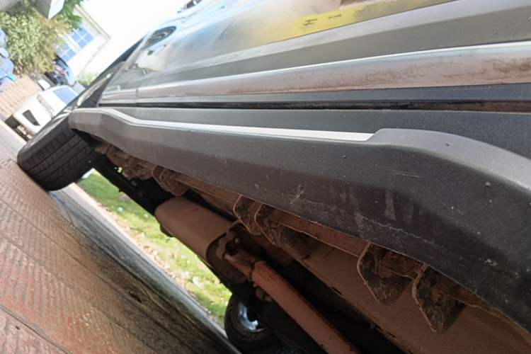 Used Geely Auto Emgrand X7 Sport 2016 1.8TD Automatic ZhiZun Version Right Side Sill