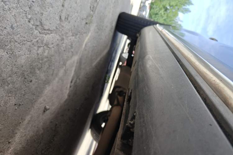Used Geely Auto Emgrand X7 Sport 2016 1.8TD Manual ZhiShang Model Right Side Sill