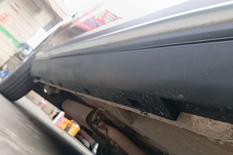 Used Geely Auto Emgrand X7 Sport 2016 2.0L Manual ZhiShang Version Right Side Sill