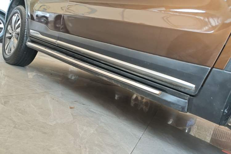 Used Geely Auto Emgrand X7 Sport 2016 2.0L Manual ZhiShang Version Right Side Sill