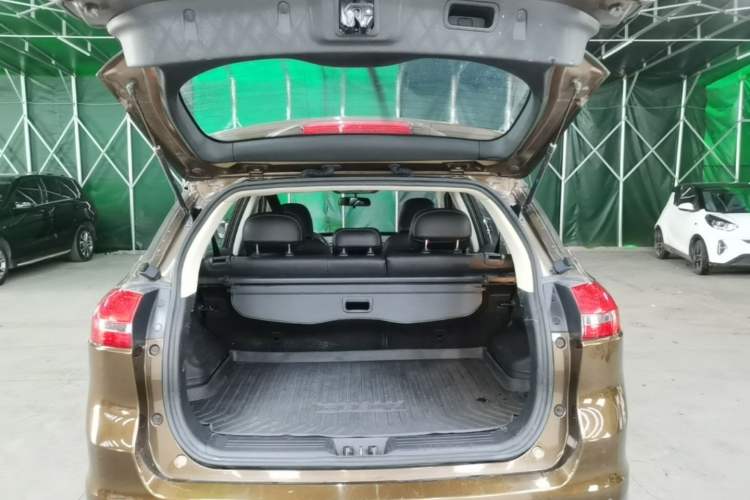 Used Geely Auto Emgrand X7 Sport 2016 1.8TD Automatic Smart Connectivity Version Trunk
