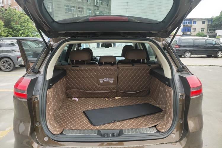 Used Geely Auto Emgrand X7 Sport 2016 1.8TD Automatic All-Wheel-Drive ZhiZun Edition Trunk