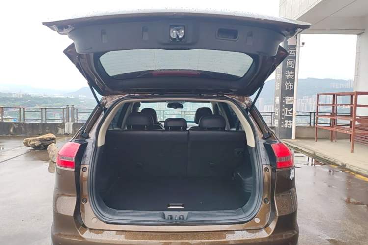 Used Geely Auto Emgrand X7 Sport 2016 1.8TD Automatic Smart Model Trunk