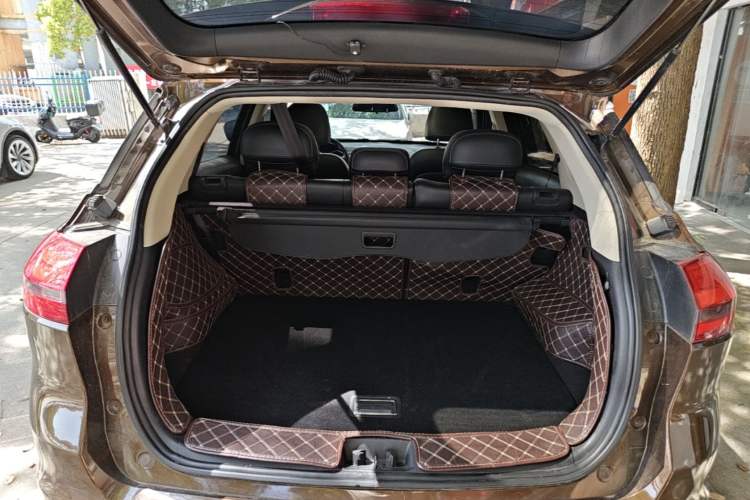 Used Geely Auto Emgrand X7 Sport 2016 1.8TD Automatic ZhiShang Model Trunk