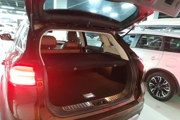 Used Geely Auto Emgrand X7 Sport 2016 1.8TD Automatic ZhiZun Version Trunk