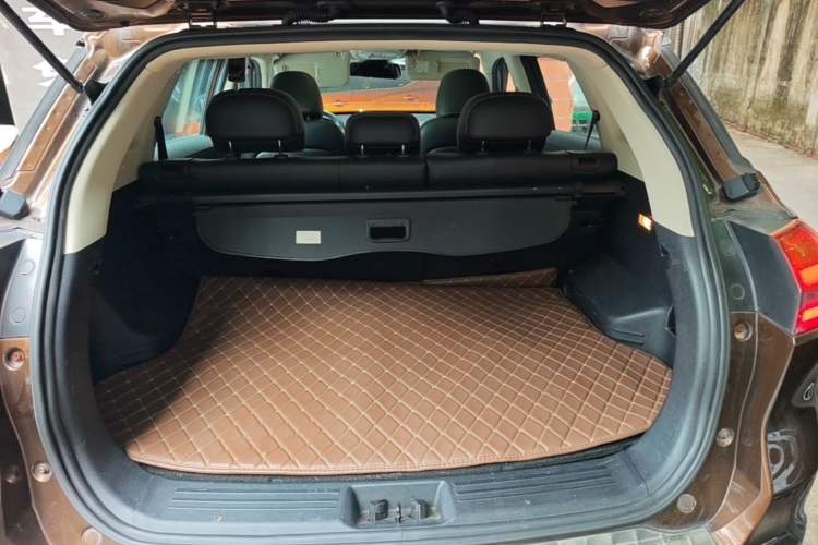 Used Geely Auto Emgrand X7 Sport 2016 1.8TD Automatic Smart Model Trunk