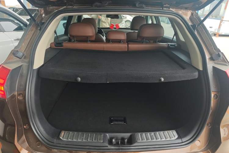 Used Geely Auto Emgrand X7 Sport 2016 1.8TD Automatic ZhiZun Version Trunk