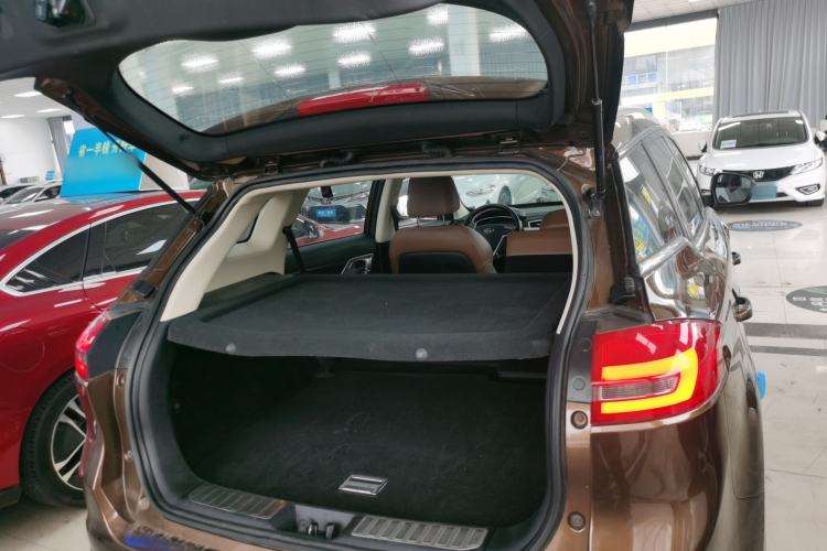 Used Geely Auto Emgrand X7 Sport 2016 1.8TD Automatic Smart Model Trunk