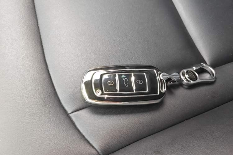 Used Geely Auto Emgrand X7 Sport 2016 1.8TD Automatic Smart Model Vehicle Key