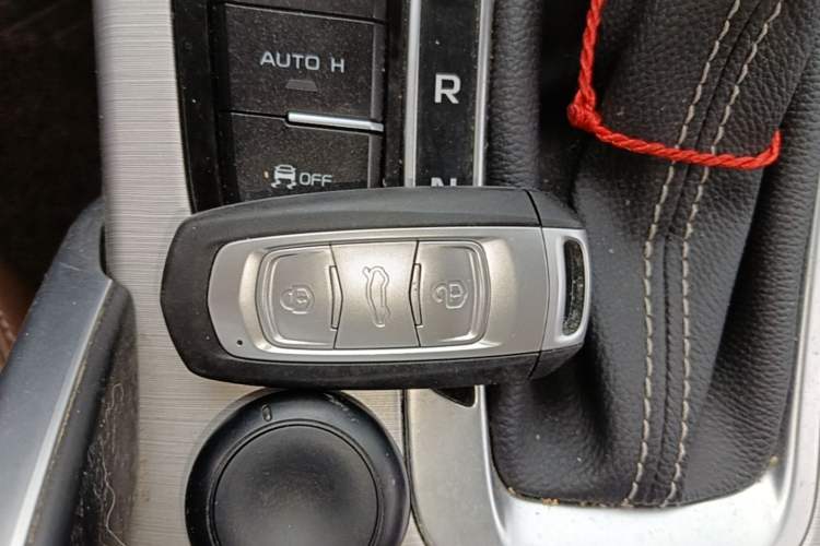 Used Geely Auto Emgrand X7 Sport 2016 1.8TD Automatic ZhiZun Version Vehicle Key