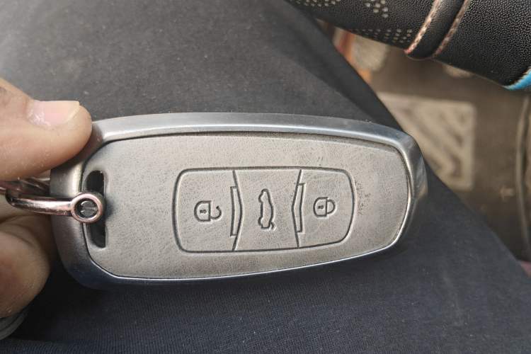 Used Geely Auto Emgrand X7 Sport 2016 2.0L Manual Smart Connect Version Vehicle Key