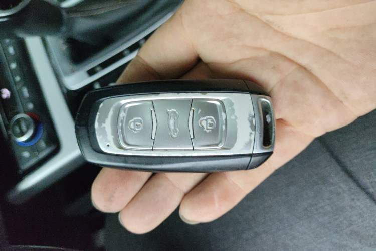 Used Geely Auto Emgrand X7 Sport 2016 1.8TD Automatic ZhiZun Version Vehicle Key