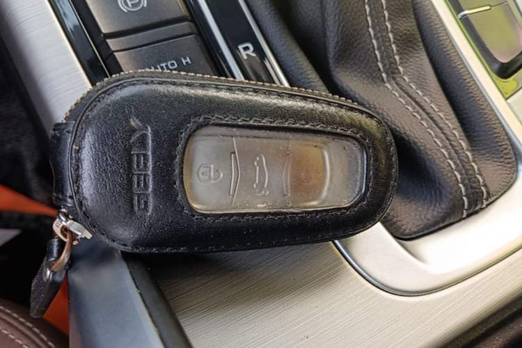 Used Geely Auto Emgrand X7 Sport 2016 1.8TD Automatic ZhiZun Version Vehicle Key