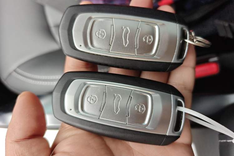 Used Geely Auto Emgrand X7 Sport 2016 1.8TD Manual ZhiShang Model Vehicle Key
