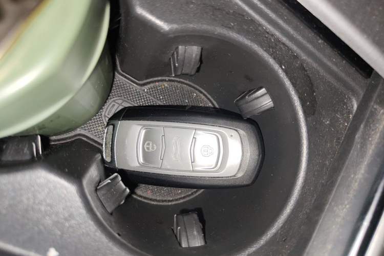 Used Geely Auto Emgrand X7 Sport 2016 2.0L Manual ZhiShang Version Vehicle Key