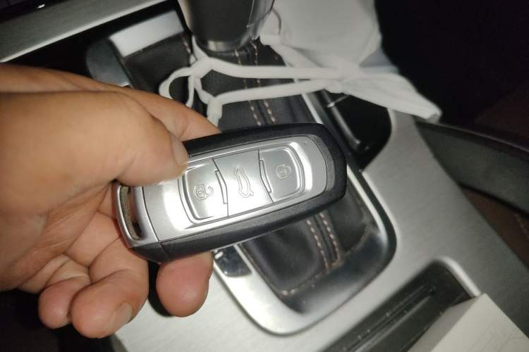 Used Geely Auto Emgrand X7 Sport 2016 1.8TD Automatic ZhiZun Version Vehicle Key