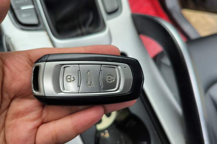 Used Geely Auto Emgrand X7 Sport 2016 2.0L Manual Smart Connect Version Vehicle Key