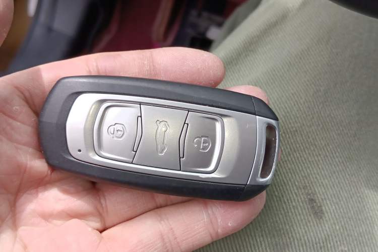 Used Geely Auto Emgrand X7 Sport 2016 1.8TD Automatic Smart Connectivity Version Vehicle Key