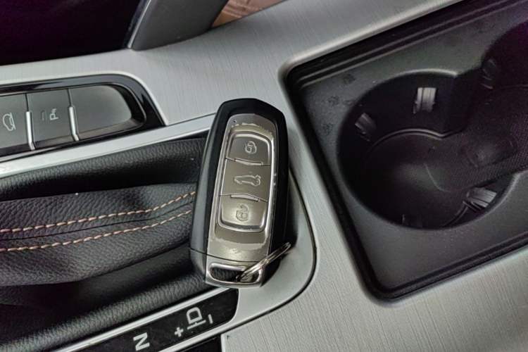 Used Geely Auto Emgrand X7 Sport 2016 1.8TD Automatic ZhiZun Version Vehicle Key