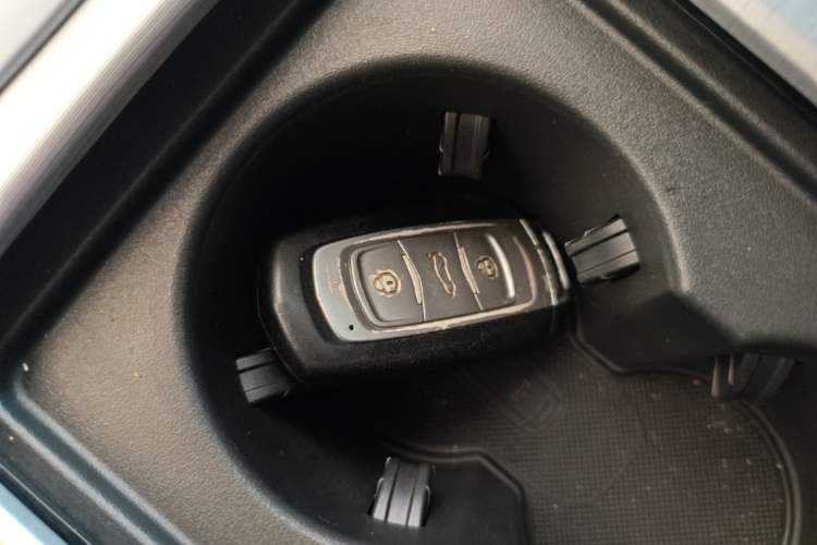 Used Geely Auto Emgrand X7 Sport 2016 2.0L Manual ZhiShang Version Vehicle Key