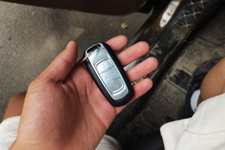 Used Geely Auto Emgrand X7 Sport 2016 1.8TD Automatic ZhiZun Version Vehicle Key