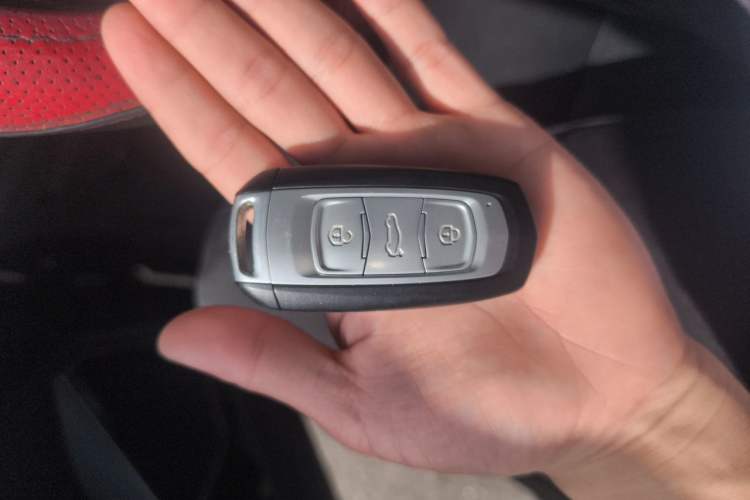 Used Geely Auto Emgrand X7 Sport 2016 2.0L Manual ZhiShang Version Vehicle Key