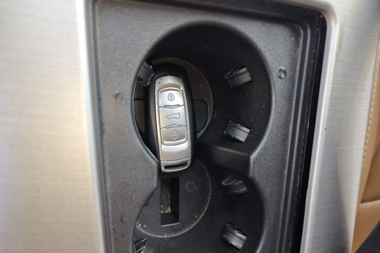 Used Geely Auto Emgrand X7 Sport 2016 1.8TD Automatic ZhiZun Version Vehicle Key