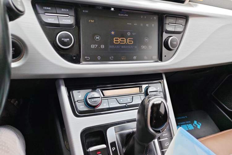 Used Geely Auto Emgrand X7 Sport 2016 1.8TD Automatic ZhiZun Version Audio And AC Panel