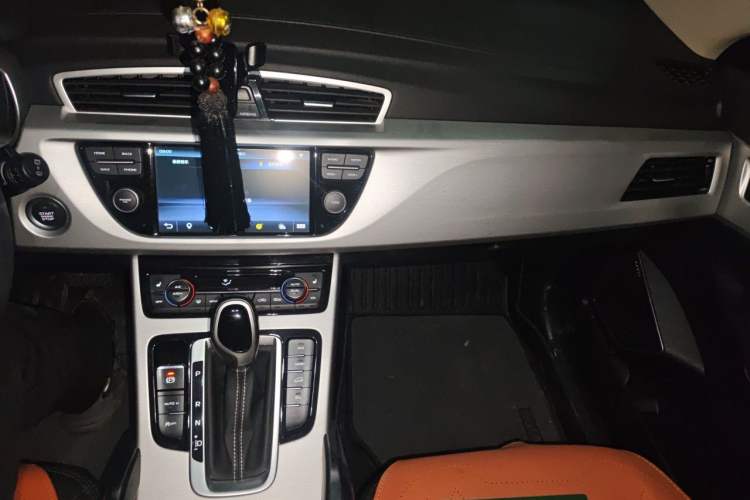 Used Geely Auto Emgrand X7 Sport 2016 1.8TD Automatic Smart Model Audio And AC Panel