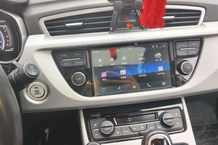 Used Geely Auto Emgrand X7 Sport 2016 1.8TD Automatic Smart Model Audio And AC Panel