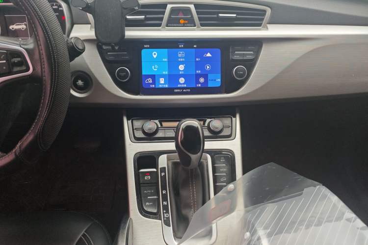 Used Geely Auto Emgrand X7 Sport 2016 1.8TD Automatic ZhiShang Model Audio And AC Panel