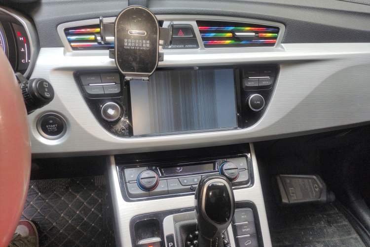 Used Geely Auto Emgrand X7 Sport 2016 1.8TD Automatic Smart Model Audio And AC Panel