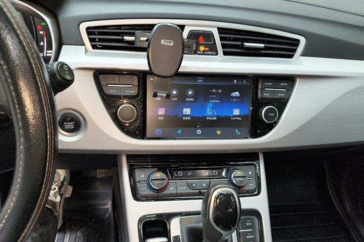 Used Geely Auto Emgrand X7 Sport 2016 1.8TD Automatic Smart Model Audio And AC Panel