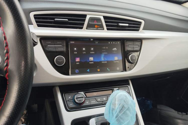 Used Geely Auto Emgrand X7 Sport 2016 1.8TD Automatic Smart Model Audio And AC Panel