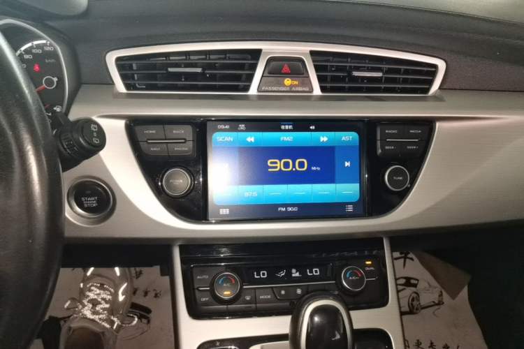 Used Geely Auto Emgrand X7 Sport 2016 1.8TD Automatic ZhiShang Model Audio And AC Panel