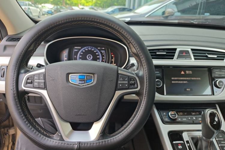 Used Geely Auto Emgrand X7 Sport 2016 1.8TD Automatic Smart Model Center Console