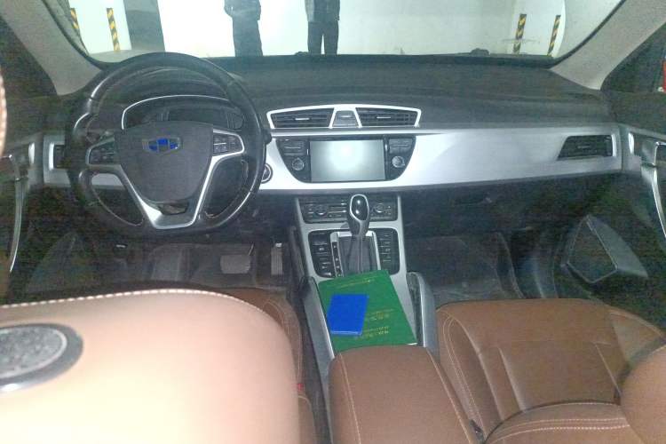 Used Geely Auto Emgrand X7 Sport 2016 1.8TD Automatic ZhiZun Version Center Console