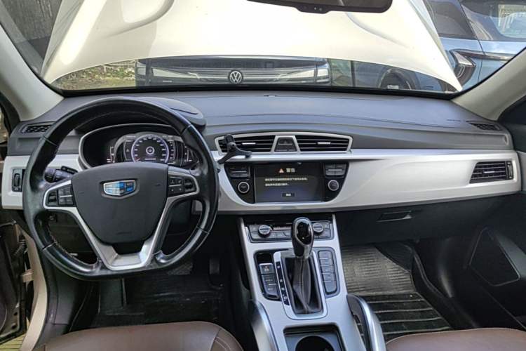 Used Geely Auto Emgrand X7 Sport 2016 1.8TD Automatic ZhiZun Version Center Console
