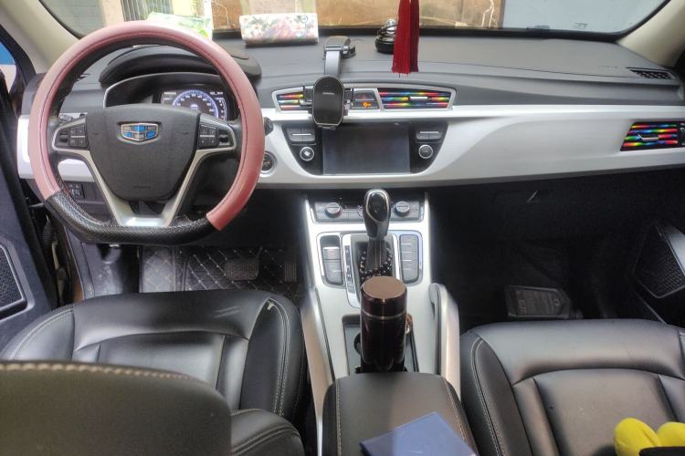 Used Geely Auto Emgrand X7 Sport 2016 1.8TD Automatic Smart Model Center Console