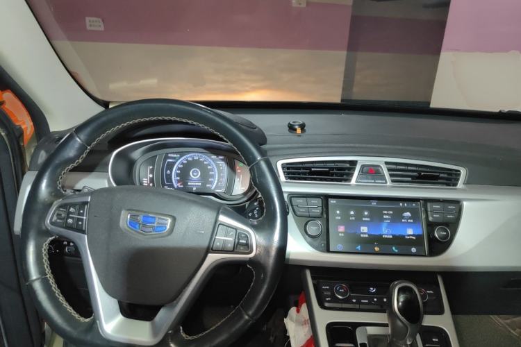 Used Geely Auto Emgrand X7 Sport 2016 1.8TD Automatic Smart Connectivity Version Center Console