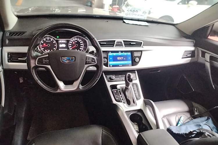 Used Geely Auto Emgrand X7 Sport 2016 1.8TD Automatic Smart Connectivity Version Center Console